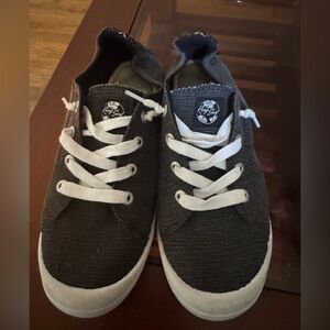 Roxy Black Canvas Sneakers with White Laces